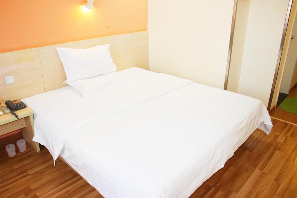 7Days Inn Haikou Hong Kong City Exterior photo