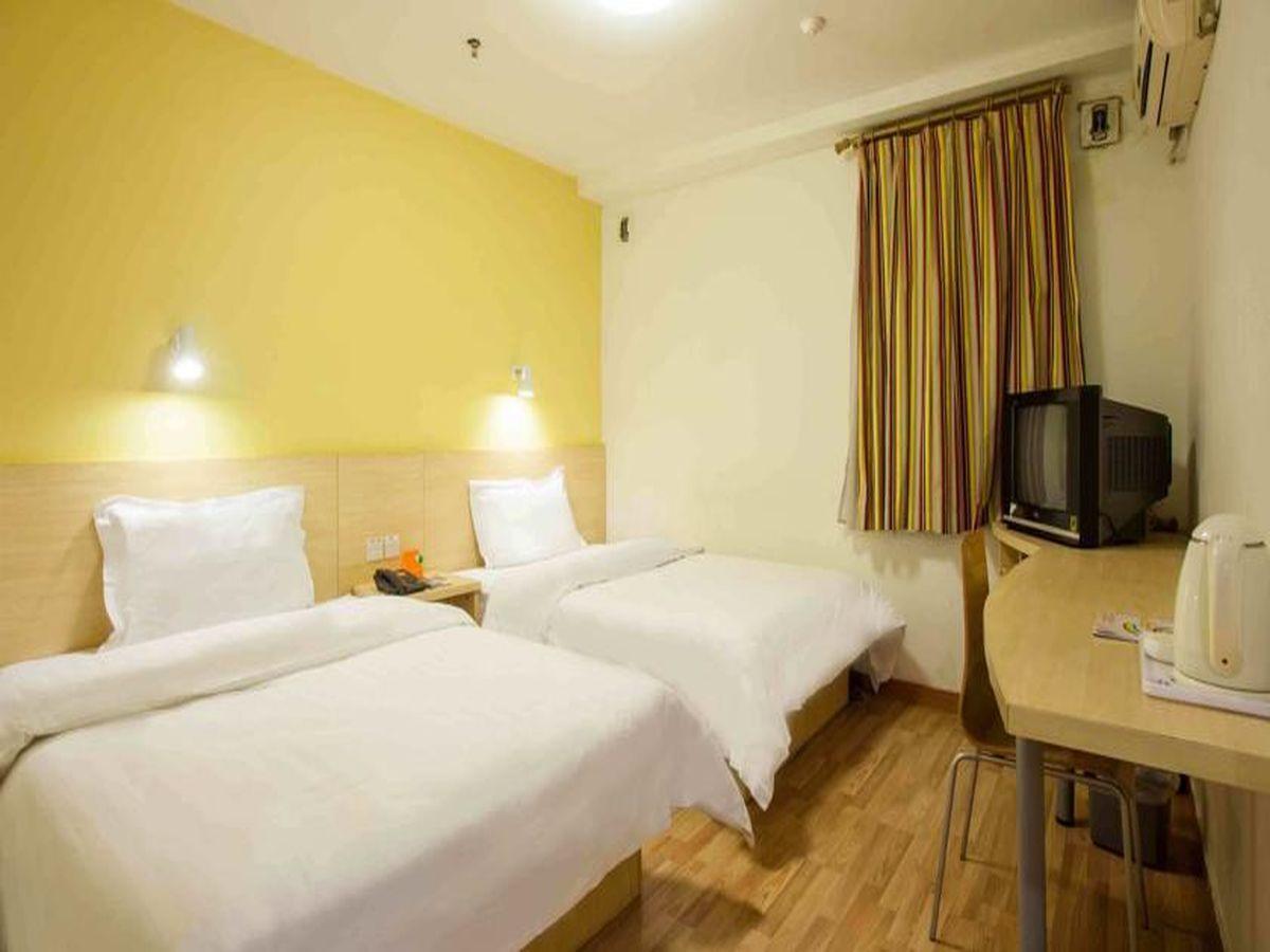 7Days Inn Haikou Hong Kong City Exterior photo